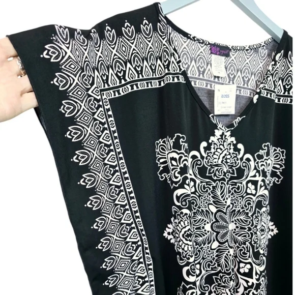 Agenda Black & White Graphic Mandala Top Dolman Sleeves Size - Medium - NEW - Picture 2 of 5